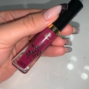 Cute too face lipstick ( NEVER USED BEFORE) ♡